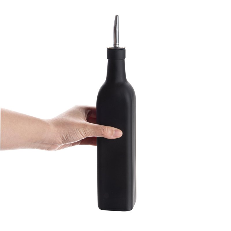Restaurantware RW Base 16.9 Ounce Olive Oil Dispenser 1 Kitchen Oil Dispenser Bottle - With Stainless Steel Pourer Non-Leaking Black Glass Olive Oil Pourer For Cooking Or Salad Dressings