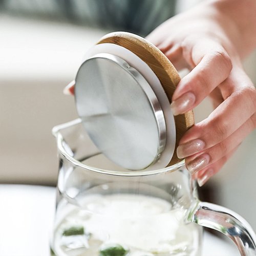 hjn Glass Pitcher with Lid Glass Water Carafe with Handle, Fridge Water Jug Cold or Hot Beverages, Iced Tea, Milk, Juice 1500ml/51oz &