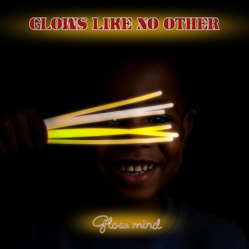 JSronms 500 Ultra Bright Glow sticks,8" Glow Sticks Bulk,Glow Sticks For Kids Bulk Party Pack,Glow in The Dark Party Supplies,Glowsticks Party Favors with Bracelets and Necklaces