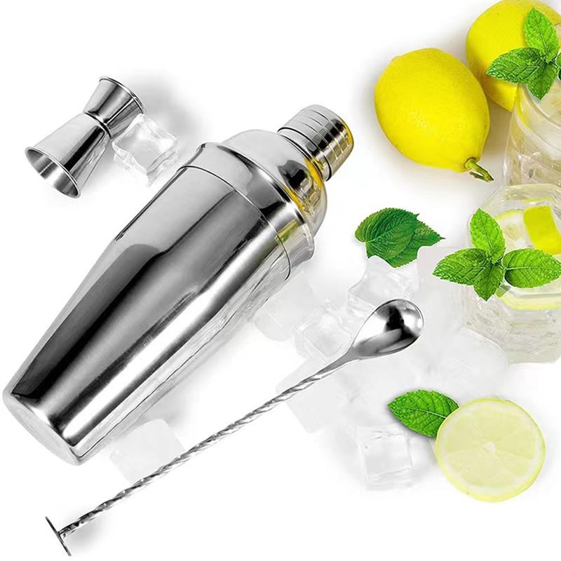 24oz Cocktail Shaker Set, Bartender Kit with Martini Shaker + Bar Spoon + Jigger, 304 Stainless Steel Drink Mixer Cocktail Kit with Built-in Strainer for Margarita Bartender Alcohol Gifts