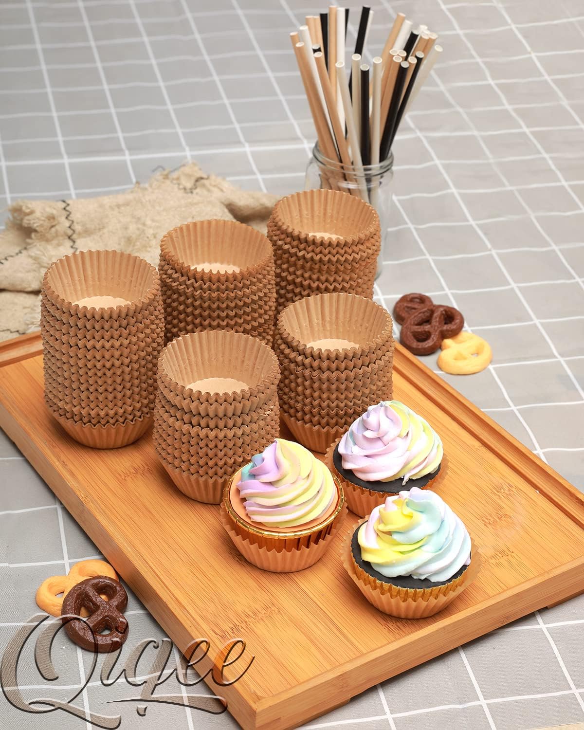 Qiqee 600 Pcs Natural Cupcake Liners - Food Grade Brown Muffin Baking Cups | No Smell, Standard Size
