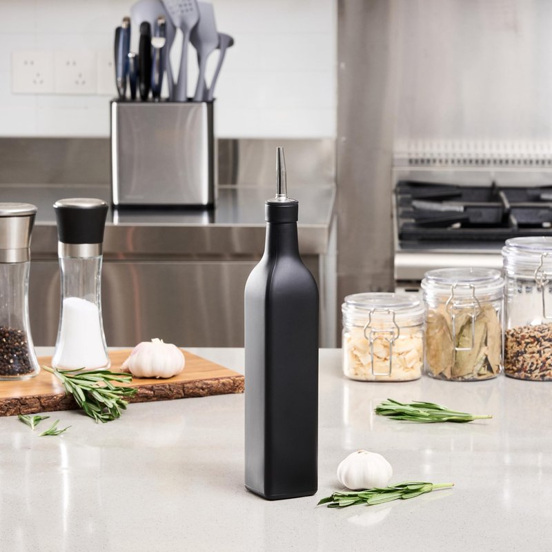Restaurantware RW Base 16.9 Ounce Olive Oil Dispenser 1 Kitchen Oil Dispenser Bottle - With Stainless Steel Pourer Non-Leaking Black Glass Olive Oil Pourer For Cooking Or Salad Dressings