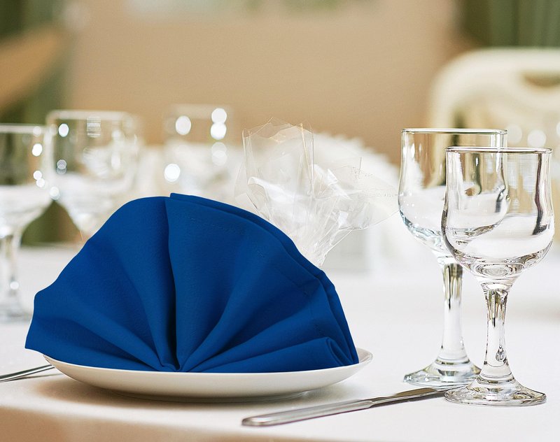 Utopia Home [24 Pack, Royal Blue] Cloth Napkins 17x17 Inches, 100% Polyester Hemmed Edges, Washable and Reusable Ideal for Parties, Weddings and Dinners
