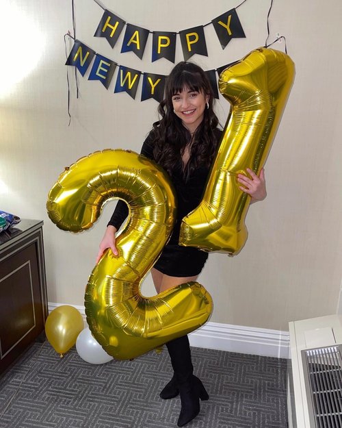Gold Number 50 Balloon 40 Inch, 50th Birthday Party Decorations for Children, Giant 50 Foil Balloon for Party Supplies