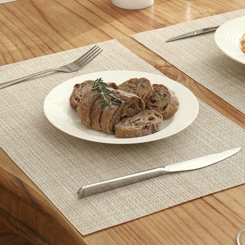 Leetaltree Beige Placemats Set of 4 - Heat Resistant Non-Slip Place mats for Dining Table, Washable Durable PVC Vinyl Woven Table Mats（Beige, 4）